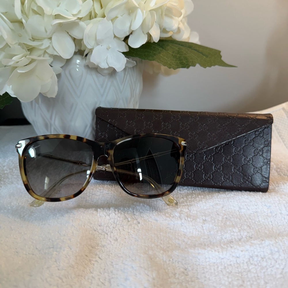 Gucci Tortoiseshell Sunglasses - image 6